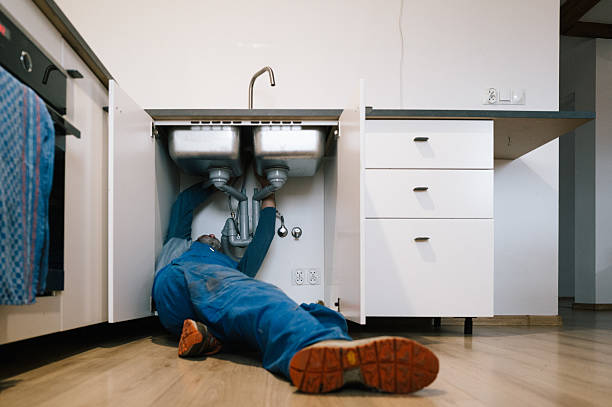 Professional Leak Detection technician working in Leesburg, NJ
